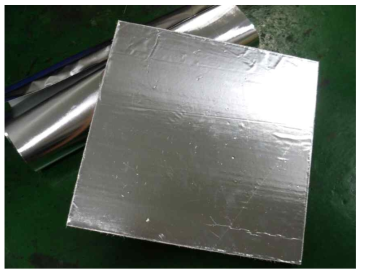 알루미늄 테이프로 표면처리된 페놀폼 단열재 시편