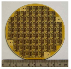 HEMT 기술로 제작된 자동차 레이더용 MMIC 칩 (웨이퍼 사진)