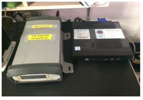 축(Chuuk) GNSS 상시관측소에 설치된 수신기와 미니 PC