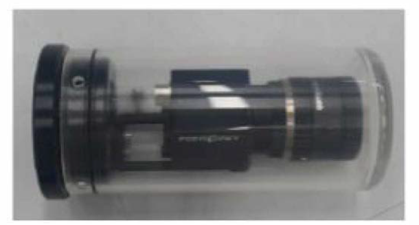 제작된 단안카메라 용기의 위형