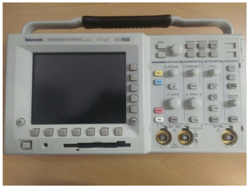 Tektronix oscilloscope