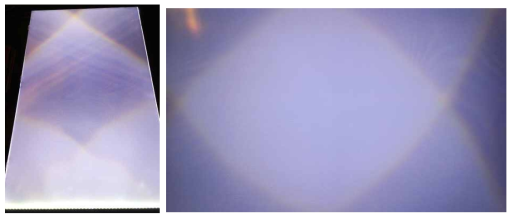 도광판위에 Bottom Diffuser, Bottom Prism이 조립된 BLU에 한 장의 프리즘필름을 Cross방향으로 조립한 BLU의 이미지