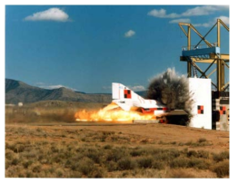 미국 SNL에서 F4-Phantom의 콘크리트 방벽 충돌시험