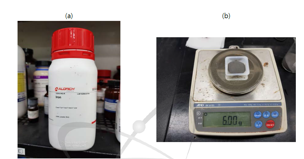 고정화된 방사성핵종을 모사한 Fe의 (a) 사진 및 (b) 실험에 사용된 양