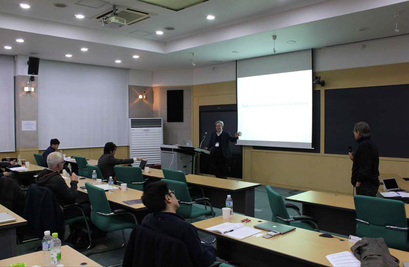 2018년 1월 한국 Workshop 한국 측 연구책임자(이복률교수) 세미나 발표 사진