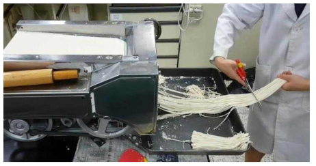 Noodle cutting process