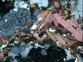 K지역 인접하천에서 채취한 암석시료의 현미경사진
