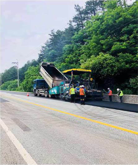 아스팔트 콘크리트 타설