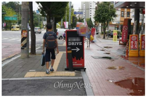 패스트푸드점이 출구전략 ‘드라이브 스루’어린이 안전 위협요소