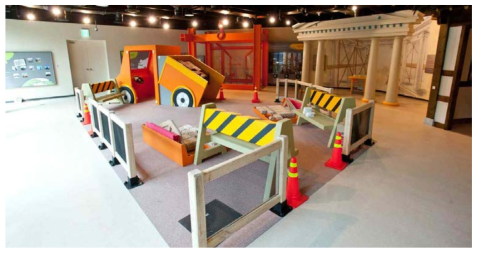 경기도 어린이박물관의 건축 작업장 전시장 모습