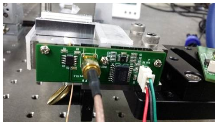 온도 측정용 열전쌍이 부착된 광음향 구조체와 측정 시스템 사진