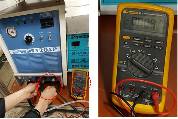 멀티메터를 이용한 아크 전압 및 플라즈마 출력 측정 예