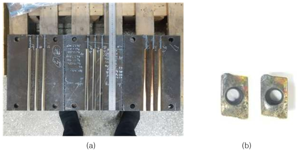 플라즈마 보조 열원의 유무에 따른 16 mm 엔드밀의 절삭 길이 및 가공 후 상태 비교 사진. (절삭깊이 4 mm에서, 플라즈마가 있는 경우, (a) 총가공길이 : 2970 mm, (b) 가공 후, 파손 흔적이 없는 인서트 사진)