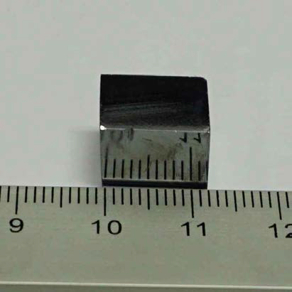 1인치 THM법으로 성장한 ingot으로부터 획득한 1×1×1 cm3 CZT 단결정