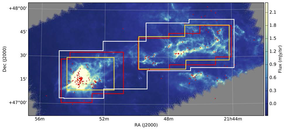 IC 5146의 허쉘 250μm 관측 이미지. 13CO와 C18O, N2H+와 HCO+, SO와 CS 분자선의 관측 영역은 흰색과 빨간색, 노란색의 상자로 표시하였다. 빨간색 십자가는 Harvey 등 (2008)이 Spitzer 관측 자료를 이용하여 찾은 YSO를 나타낸다