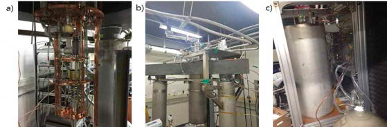 a) dry dilution 냉각기의 내부 b) 진동 흡수를 위한 지지대를 포함한 외부 c) 3He-4He mixture의 보관 및 순환을 위한 gas lines