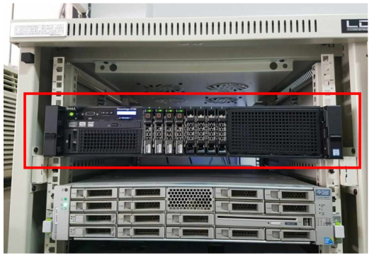 설치된 서버컴퓨터 사진