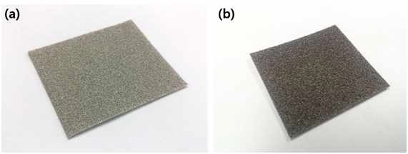 Graphene nanomesh foam 합성에 사용된 (a) Ni-foam 과 (b) graphene이 성장된 Ni-foam