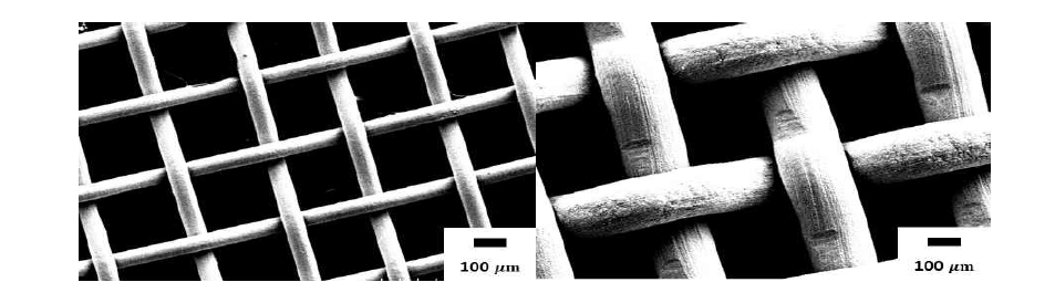 다양한 기공의 금속그물망 SEM 사진: 100 mesh (왼쪽), 80 mesh (오른쪽)