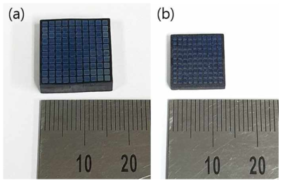 (a) 1.2 mm 픽셀 사이즈를 갖는 10×10 섬광체 어레이. (b) 0.8 mm 픽셀 사이즈를 갖는 10×10 섬광체 어레이