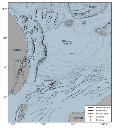 울릉분지 위치 및 해저면의 지질구조(Yoon et al., 2014)