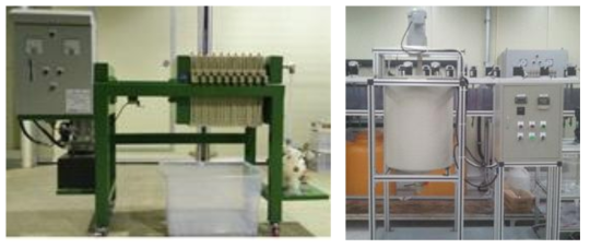 산화타이타늄 제조 실증 설비(내산 침출반응기(좌) 및 내산 여과기(우))