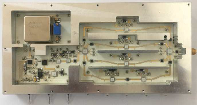 제작된 10 - 22 GHz 주파수합성기