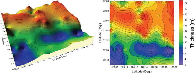 연구해역에서 탄성파 도달시간 및 심도별 음속에 대한 지음향 모델결과를 이용하여 추정된 해저 퇴적층 4층(경질뻘)의 두께 분포도