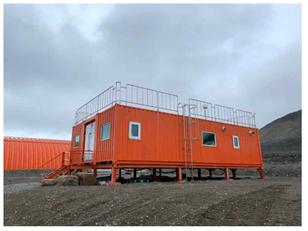 남극세종과학기지에 새롭게 운영될 신규 대기관측동은 주요 시설로부터 약 500m 가량 떨어져 있는 신규 대기관측동의 외관 모습