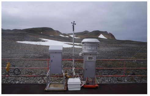 2018년 12월부터 남극세종과학기지 대기 빙하 관측동에서 운영 중인 대용량 입자 포집기