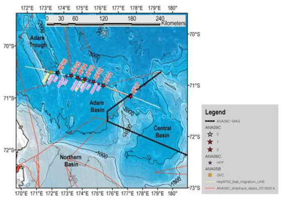 ANA09C동안 아데어 곡(Adare Trough)의 동쪽 플랭크(flank)와 센트럴 분지(Central Basin)에서 관측한 해양지열 6 정점 (붉은 별; HF01~05, 07)과 계획되었으나 방문하지 않은 1 정점 (색 없는 별; HF06). HF07은 Cenral Basin에서 수행된 다채널탄성파 측선에 가깝게 선정되었음
