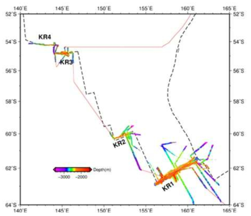 호주-남극 중앙해령을 연구 타겟으로 한 ANA07B의 항적도(red line) 및 탐사 측선을 따라 새로 획득된 지형자료까지 포함된 지형도
