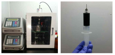 분산에 사용한 초음파 기계(ultrasonicator)(좌)와 분산된 용액(우)