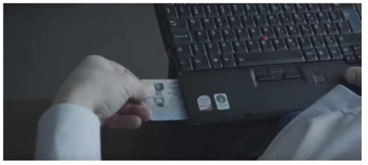 에스토니아의 전자 ID카드 이용장면 출처: 에스토니아 전자 ID카드 소개 동영상