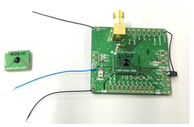 가시광인식 태그 SoC의 CoB(좌)와 시험용 보드(우)