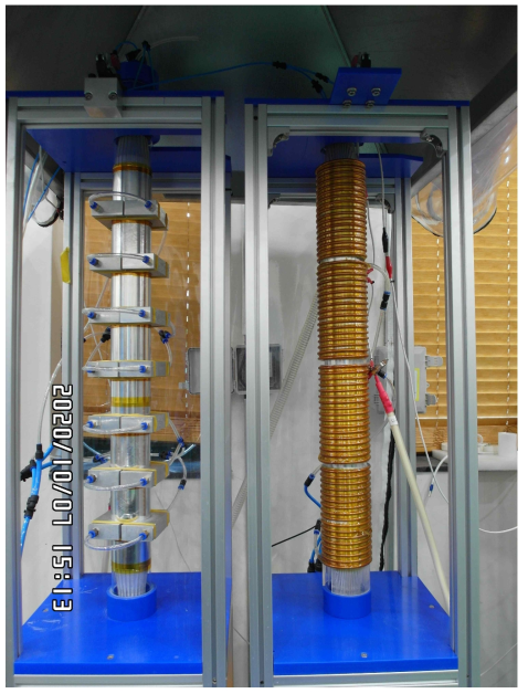 1000L/h 활성수 제조를 위한 방전관 (좌) 신형 : 블록형 냉각자켓 (우) 구형 : 코일형 냉각 파이프