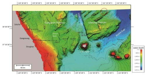 한국대지 표층시료 및 동서측선 (EW-1, EW-2)의 위치