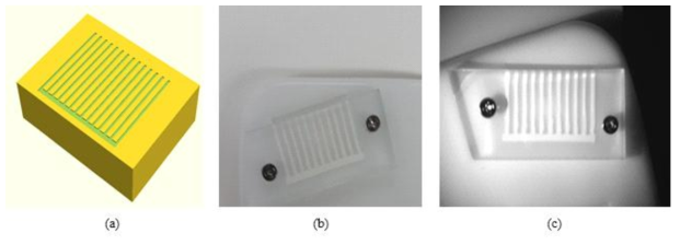 구현된 마이봄샘 모사 팬텀의 형태. (a)는 well의 3D cad 디자인. (b)는 일반 가시광으로 측정한 팬텀 이미지. (c)는 630 nm 과원으로 측정한 팬텀 이미지