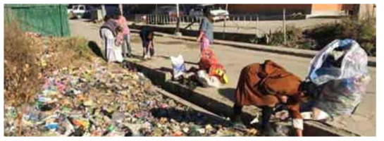 팀푸시 도로변의 폐기물 불법 투기 [참고] Thimphu Waste Management Plan, 2019, NEC