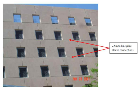 프리캐스트 스판드델 벽면 패널과 스플라이스 슬리브 연결 위치를 보여주는 일반적인 외부 입면도