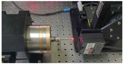 레이저 변위 측정기를 이용한 제작된 초음파 진동형 스핀들 축방향 진동량 측정실험