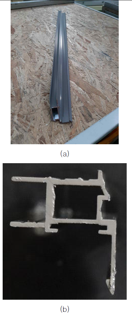 압출 프레임 형상(a)과 단면 사진(b)