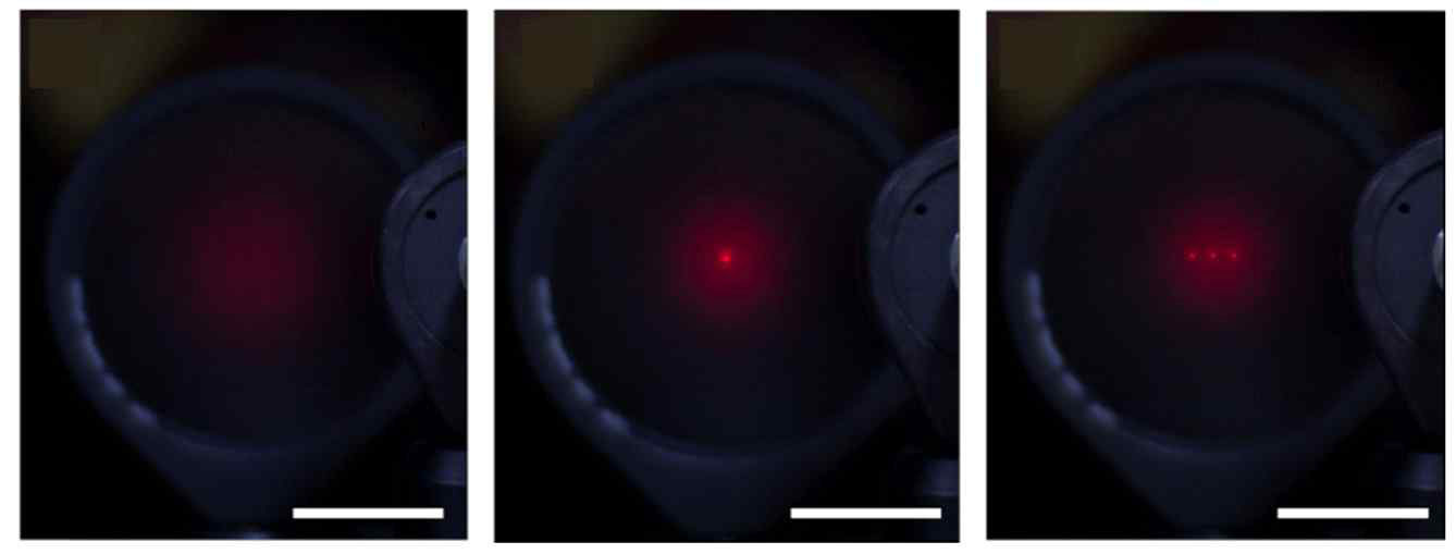 파면 제어 이전의 volume speckle 사진(왼쪽), 광 디퓨저 가운데에 파면제어를 통해 광 초점을 만든 사진(가운데), 3개의 광 초점을 동시에 만 든 사진 (오른쪽)