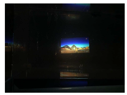 Light diffuser film B04에 투사된 영상을 수면에 비춘 모습