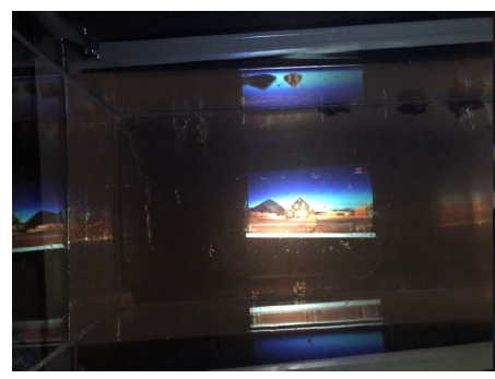 Light diffuser film B20에 투사된 영상을 수면에 비춘 모습