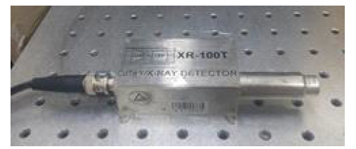 초소형 X-선 튜브 X-선 스펙트럼 측정을 위해 사용한 스펙트로메터