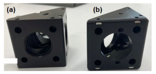 광경로 핵심부품인 Thorlabs 사의 mirror holder (a)와 이를 대체할 3D 출력품 (b)