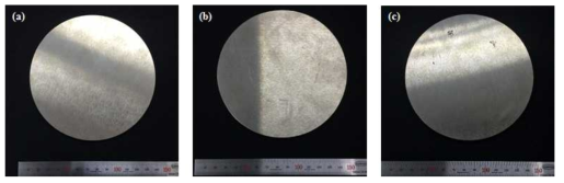 제작 조건에 따른 핫프레스법으로 제작한 (a)AlCrFe, (b)AlCrFeTi, (c)AlCrFeZr 타겟 사진