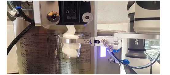 주식회사 우주社에서 개발한 아이스크림컵봇