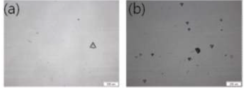 수산화칼륨을 이용하여 에칭된 사파이어 표면의 광학현미경 사진 (a) 350oC 60분, (b) 400oC 5분